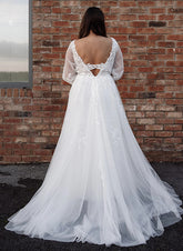 Boho Plus Size A-Line Long Sleeves V-Neck Lace Wedding Dresses With Sweep Train